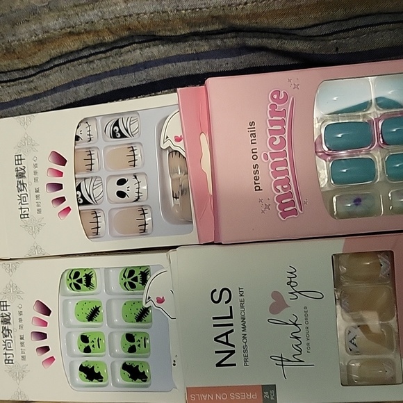 press on nails - Picture 2 of 5